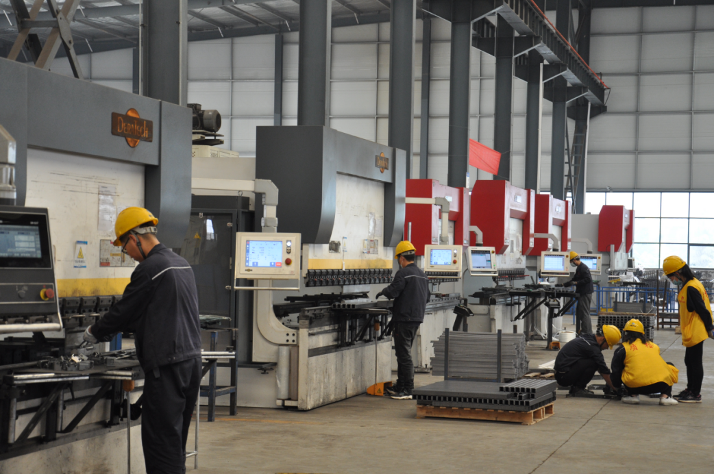 母豬產(chǎn)床尺寸規(guī)格都有哪些？